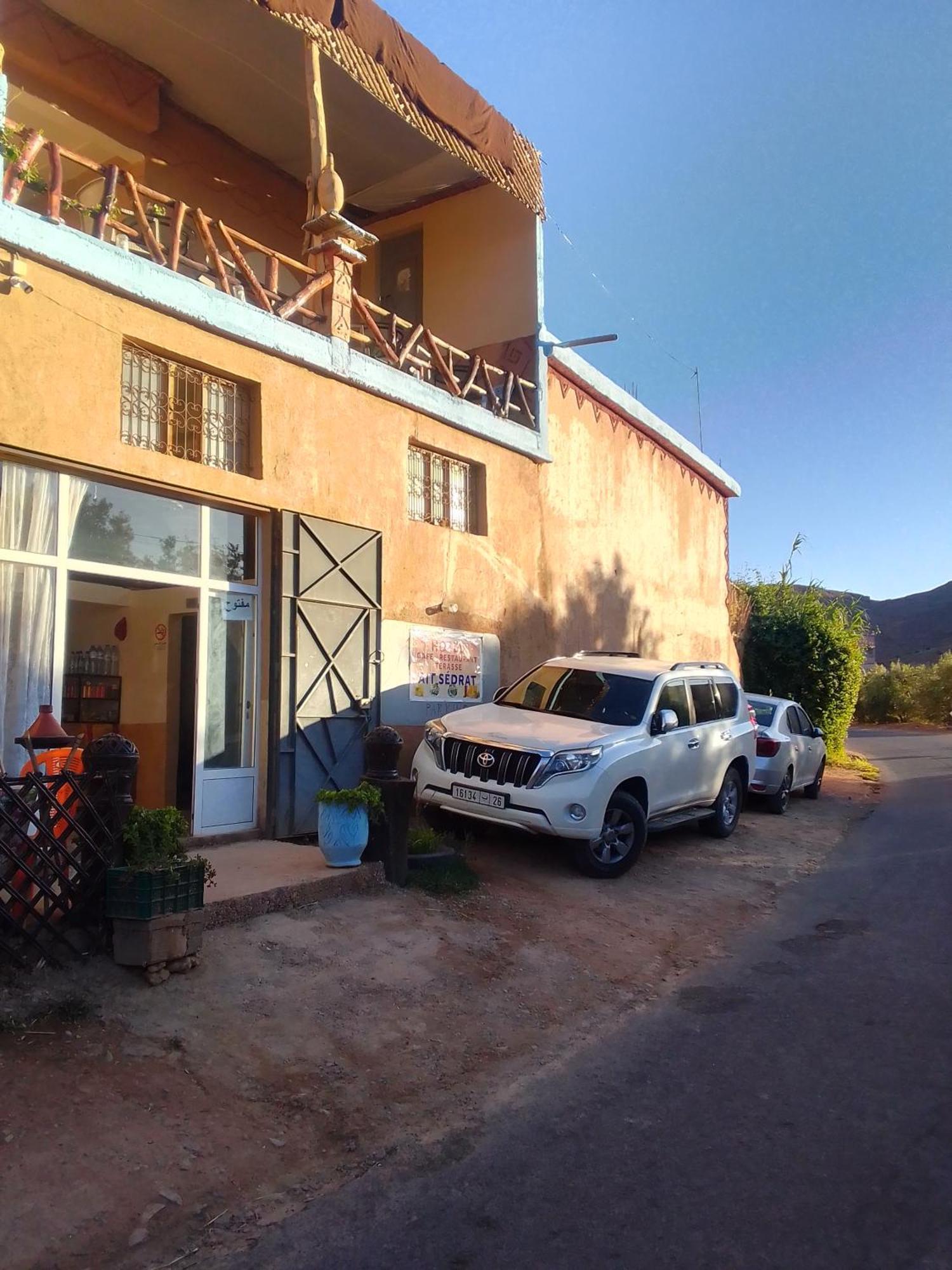 Boumalne Hotel Restaurant Ait Saderat מראה חיצוני תמונה